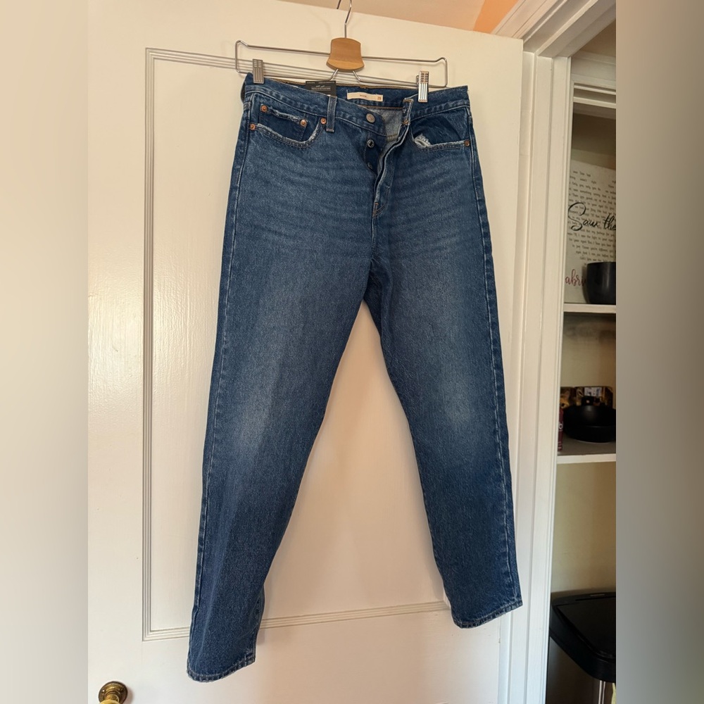 Levi's Women's Straight-Leg Mid Indigo Jeans
